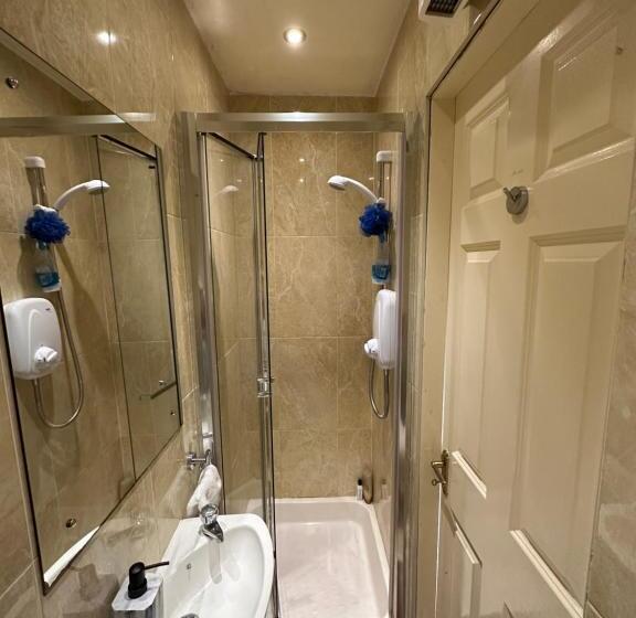 标准间, Edwards Cosy B&b