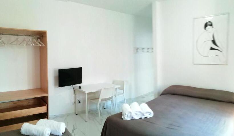 Quarto Estandar, B&b L Altare Bianco