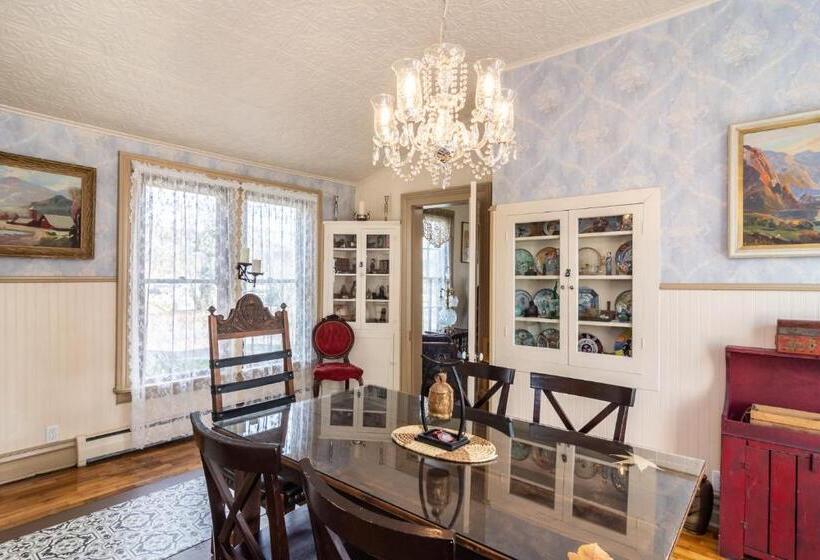 Номер Стандарт с Террасой, Historical John Rast House Circa 1875