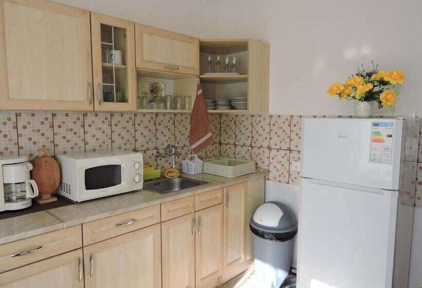 Апартаменты 1 Спальня, Melinda Apartman