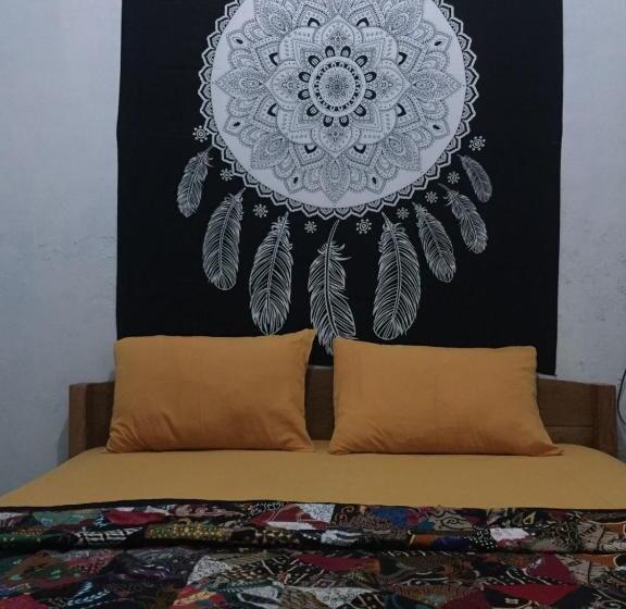 اتاق استاندارد, Owl Hostel Karimunjawa