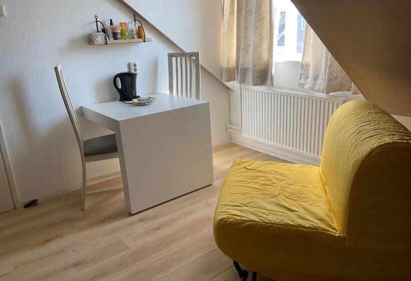 Quarto Triplo Estandar, B&b Holiday 44