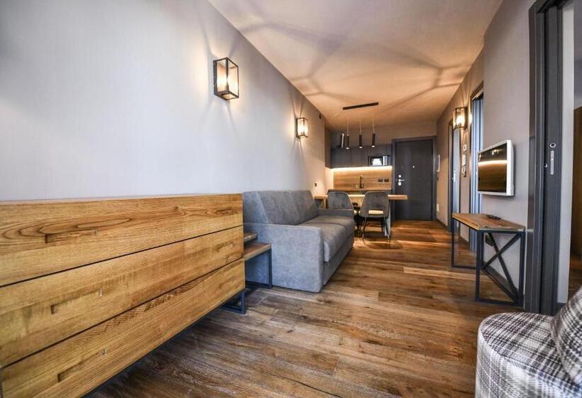 Полулюкс с Балконом, Chalet Everest   Luxury Apartments
