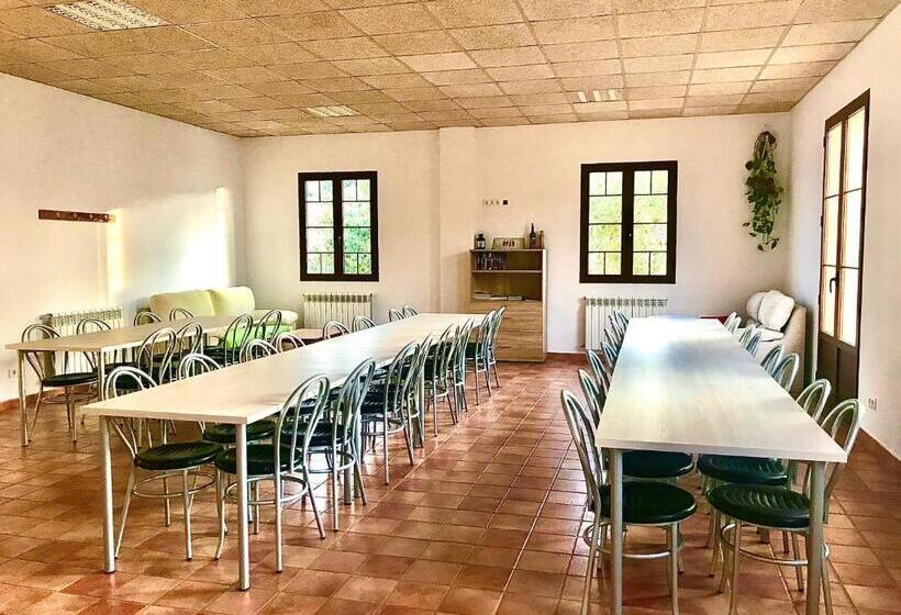 Кровать в Общей Комнате, Albergue De Castillazuelo