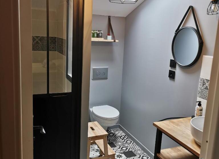 Номер Deluxe, Ker Isari
