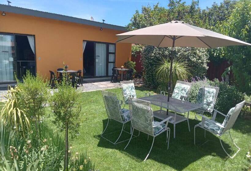 Семейный Номер Вид на Сад, Sonhos Dreams Self Catering Garden Cottages