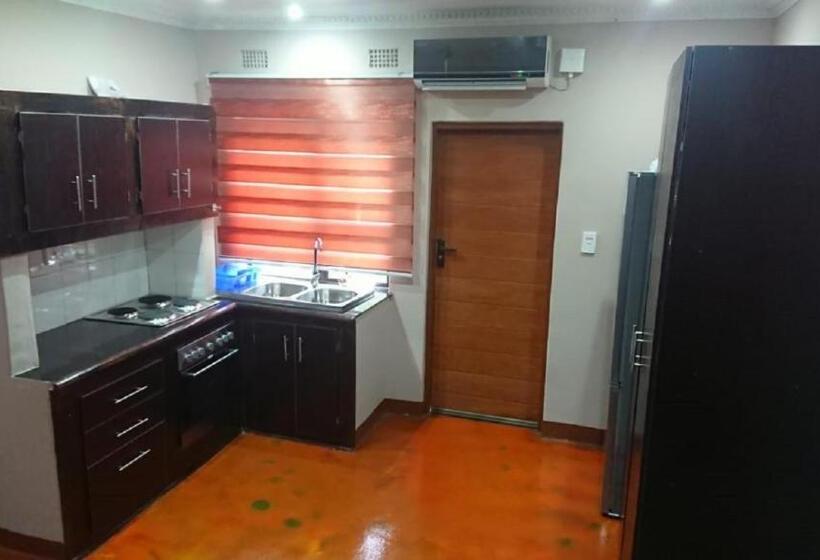 Студия Стандарт, Svh Bush Lodge