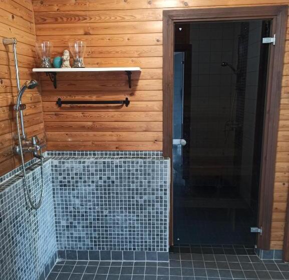 Дом 4 Спальни, Laukkumäki Farm