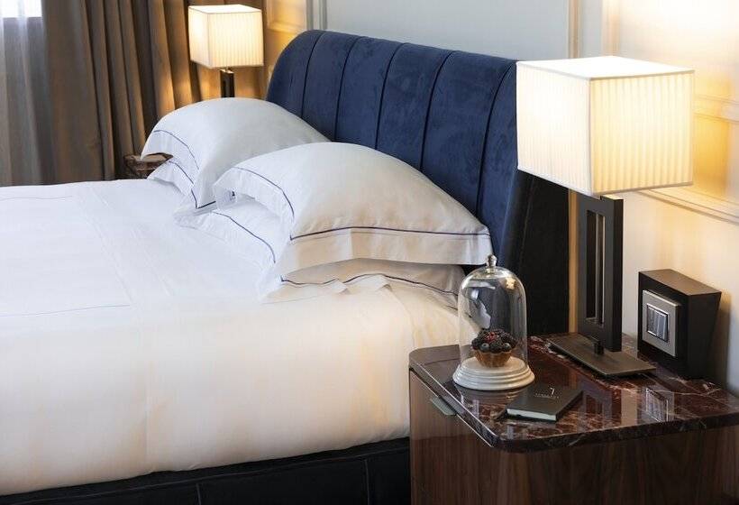 سوئیت با چشم‌انداز, The First Arte   Preferred Hotels & Resorts