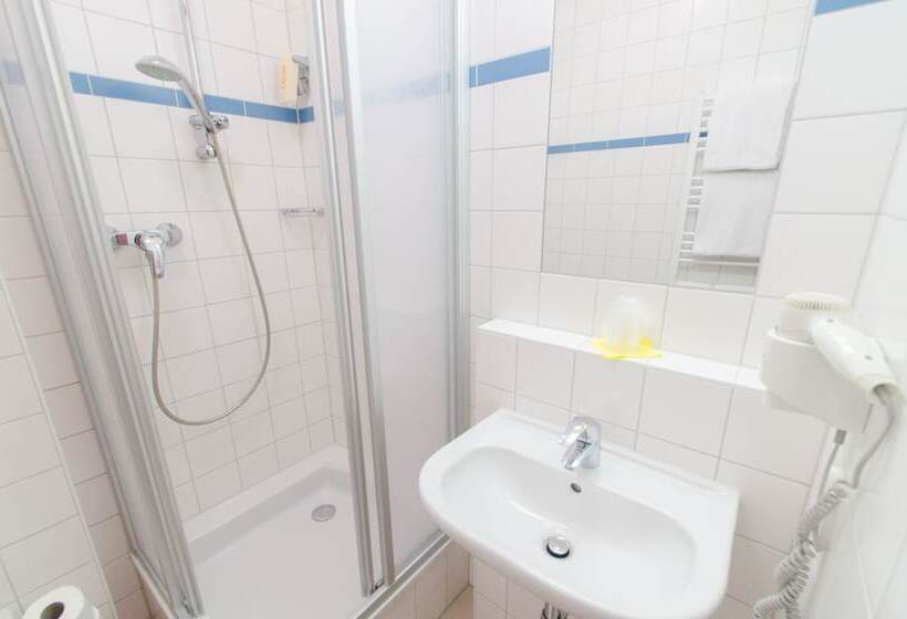 اتاق استاندارد سه نفره, Jufa Hotel Kaprun