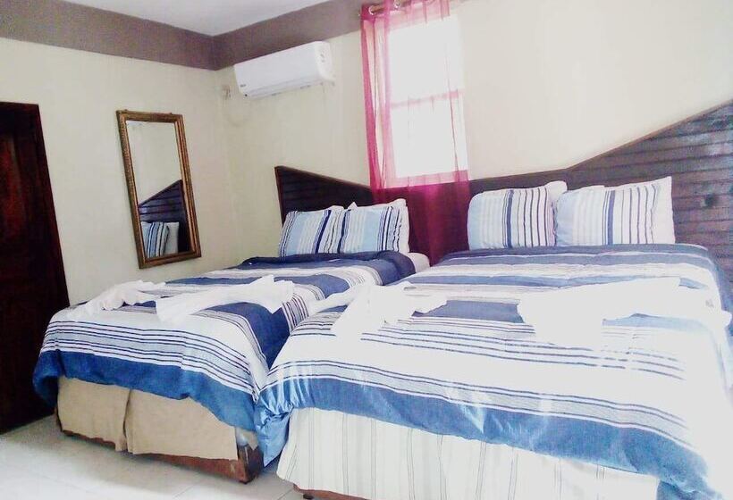Habitación Estándar, La Delphina Bed And Breakfast Bar And Grill