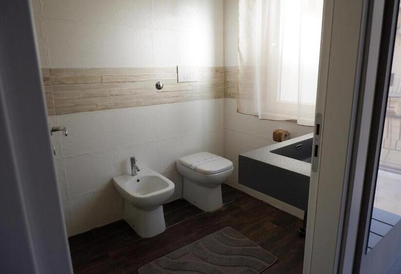اتاق استاندارد با بالکن, B&b Leus Appartment