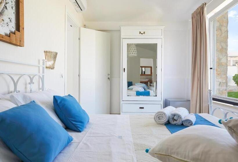 חדר סטנדרט לשלושה עם נוף לגינה, I Gufi Bed & Breakfast Marzamemi
