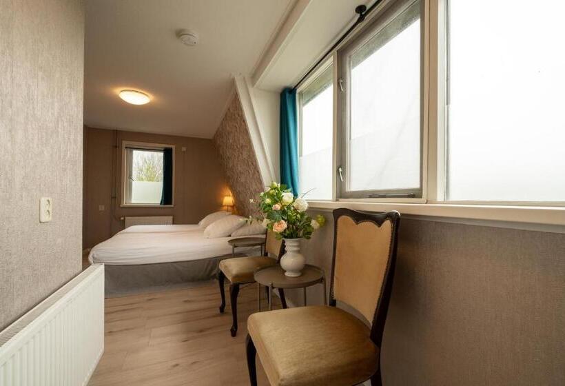 Quarto Economy, Hof Van Schoorl
