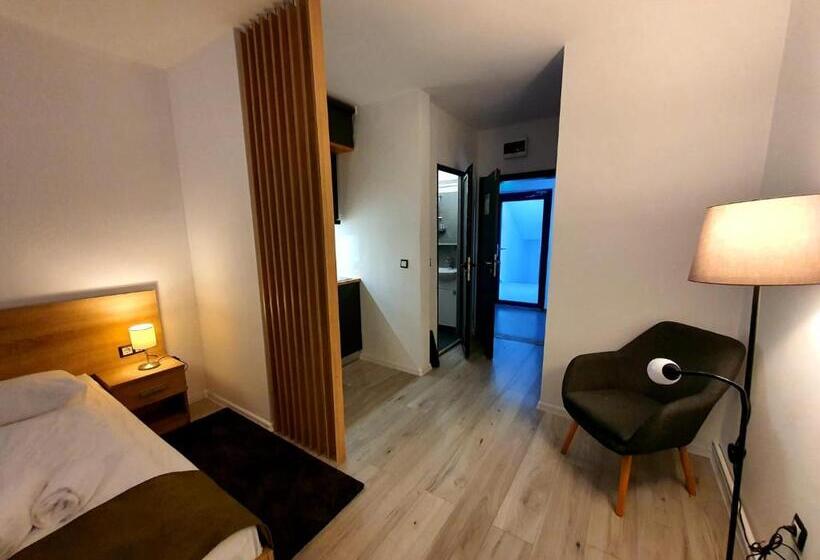 استودیوی استاندارد, Hnl Apart