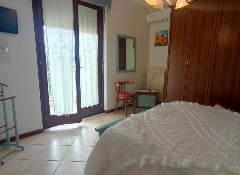 غرفة قياسية, B&b Sguardo Al Conero