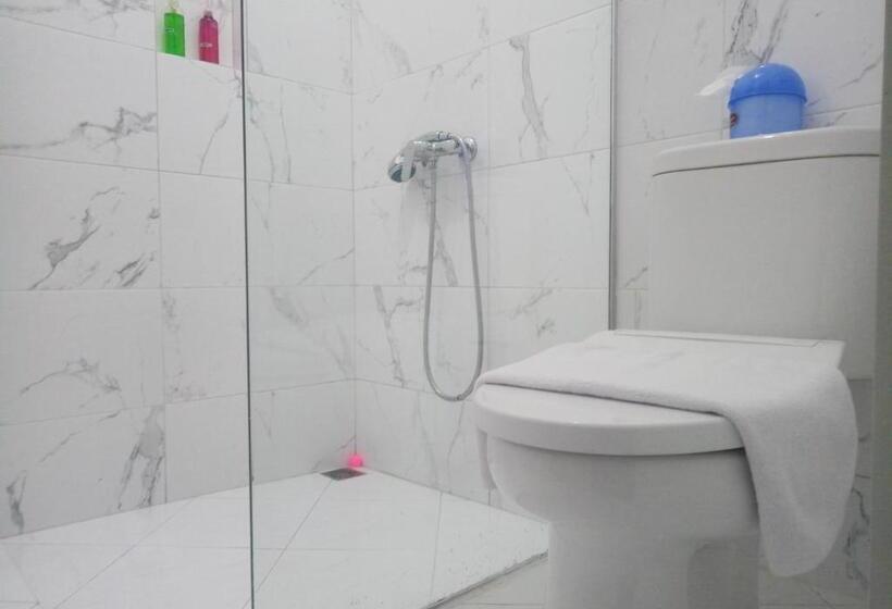 Семейный Номер, Fredelia Homestay