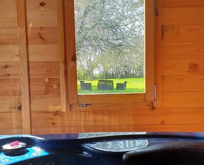 Family Suite, La Berrycurienne Proche Du Zoo De Beauval Saint Aignan Avec Sdb, Wc Et Spa Privatif Pour Chaque Cham