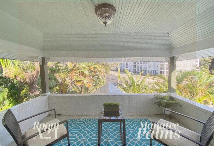 חדר סופריור לשלושה, Manatee Palms