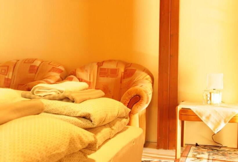 标准间, Koloska Apartmanház