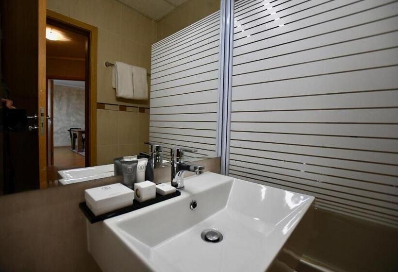 سوئیت جونیور با چشم‌انداز کوهستان, Dolomiti Apartments