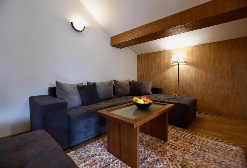 سوئیت جونیور با چشم‌انداز کوهستان, Dolomiti Apartments