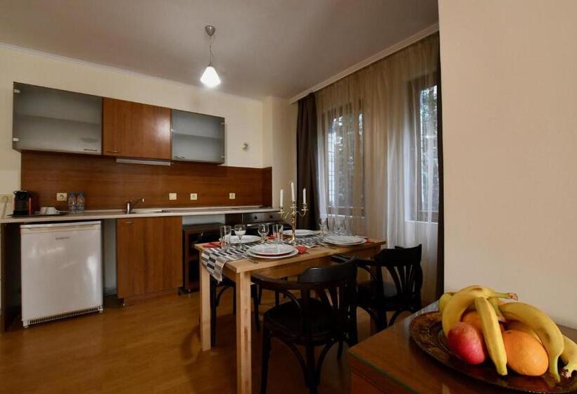 Апартаменты 2 спальни Вид на Сад, Dolomiti Apartments