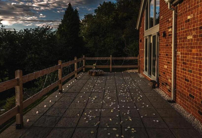 Апартаменты 1 Спальня с Террасой, Cheltenham View Lodge