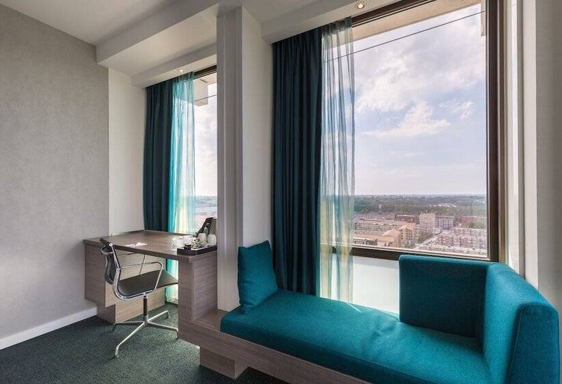 Executive Room King Size Bed, Leonardo Hotel Amsterdam Rembrandtpark
