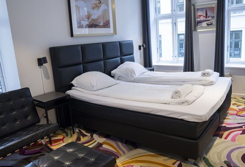 Номер Стандарт, A Hotels City