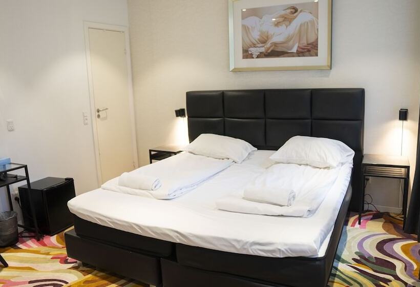 Номер Стандарт Трехместный, A Hotels City