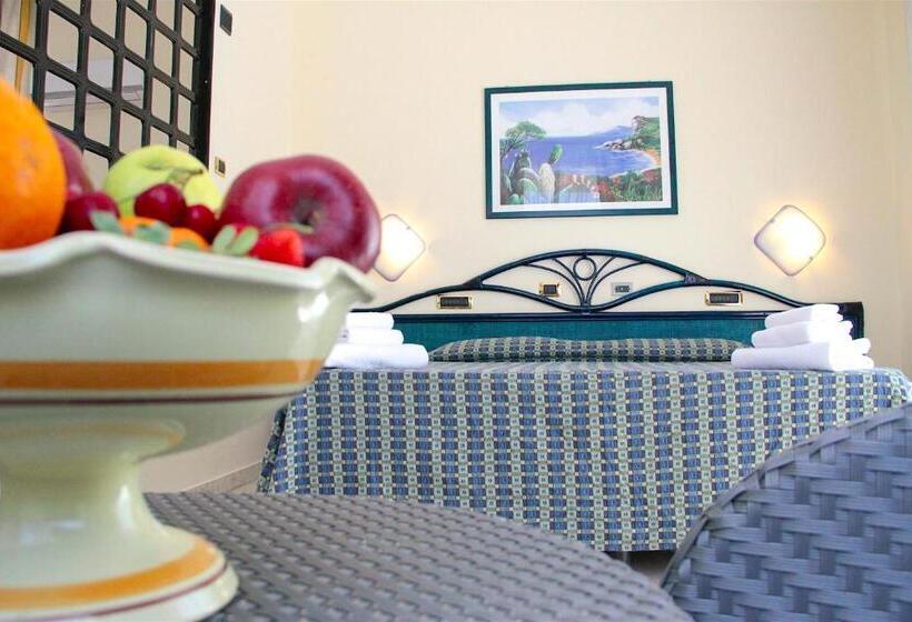سوییت با چشم‌انداز باغ, Villa Gaia