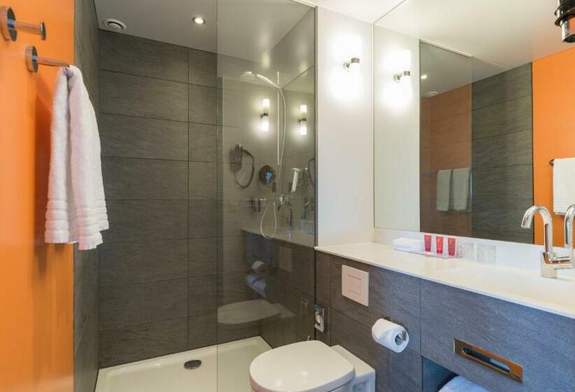 Standard Room, Leonardo Hotel Amsterdam Rembrandtpark
