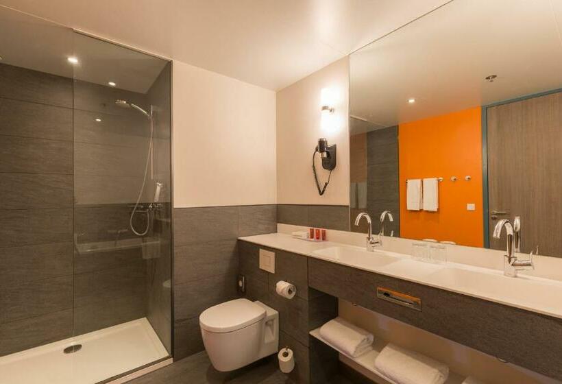 Executive Room King Size Bed, Leonardo Hotel Amsterdam Rembrandtpark