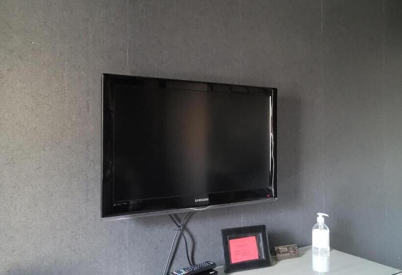 Номер Стандарт, New York  Guest Room Near The Airport, Transport Possibility