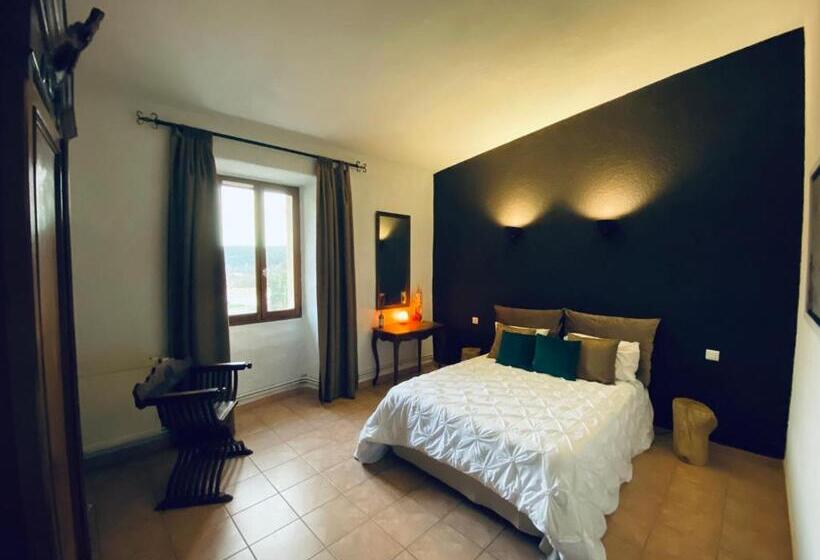 Номер Стандарт, Auberge De La Tour