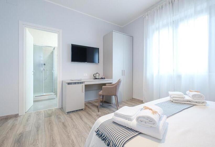 Трехместный Номер Deluxe, Home52