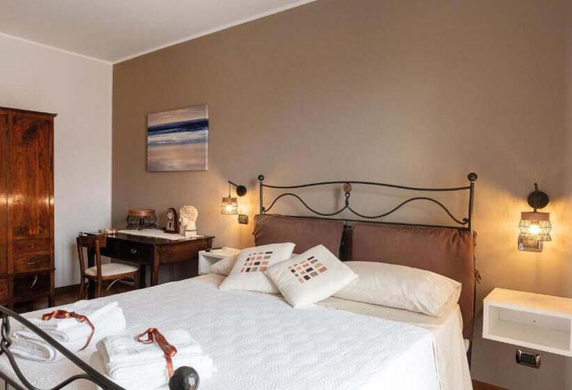 片側に海が見えるデラックスルーム, Torrevarata   Guest Rooms