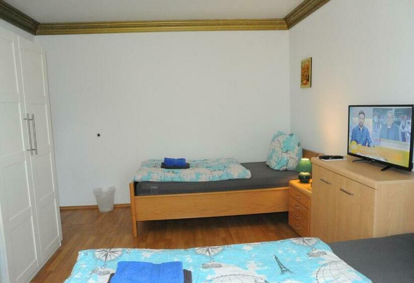带共用浴室的标准房间, Zur Herzklinik