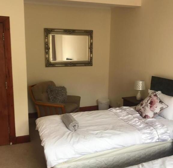 Номер Стандарт Совместная Ванная, Prime Location Rooms In High Street