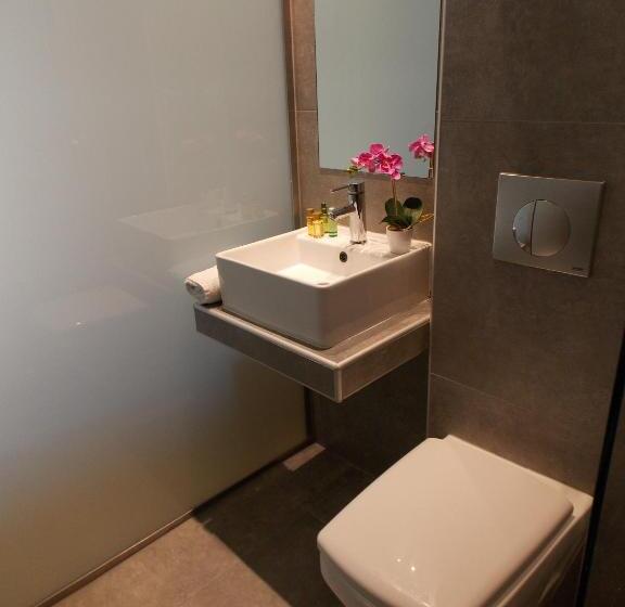 Quarto Estandar Individual com Sacada, Alexandros