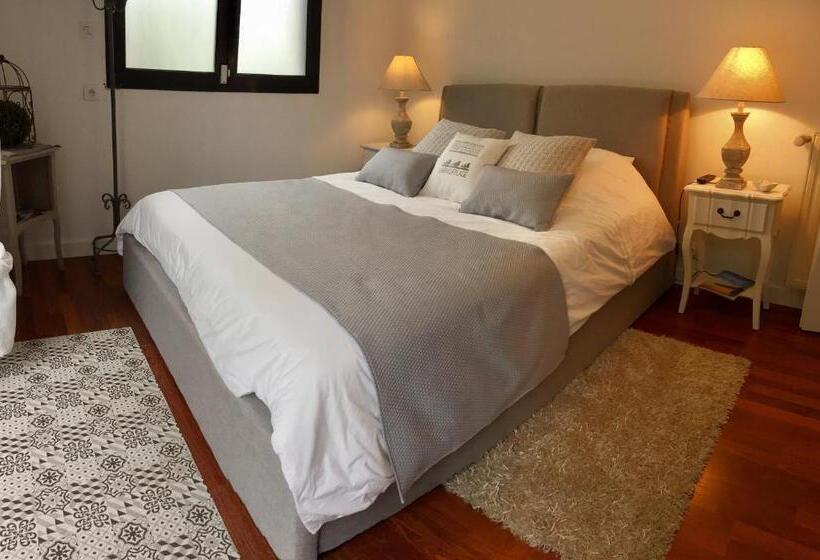 Семейный Номер Вид на Сад, Chambre Kercaves