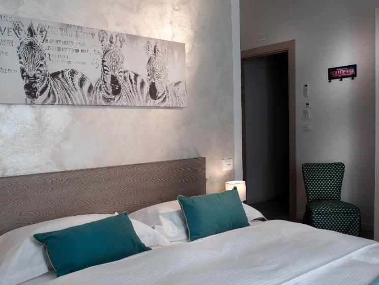 デラックスルーム, Le Suites   Di Fronte Ospedale Sacro Cuore
