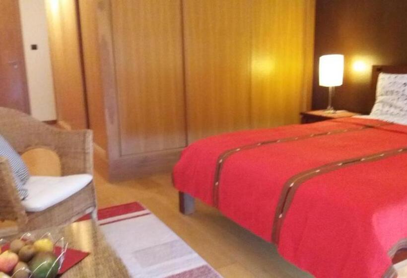 اتاق لوکس با بالکن و چشم‌انداز دریا, Casa Do Mar