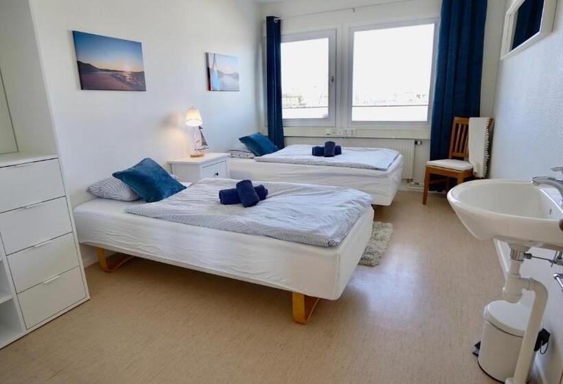 Номер Economy, Henåns Hostel In The Marina