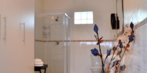 Люкс Повышенной Комфортности, Azrielle Guesthouse