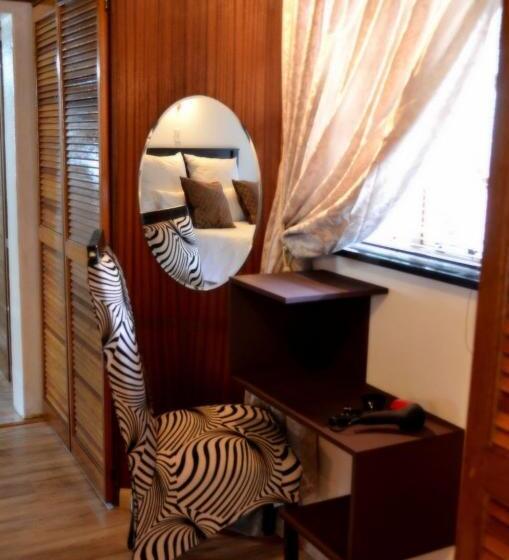 Люкс Повышенной Комфортности, Azrielle Guesthouse