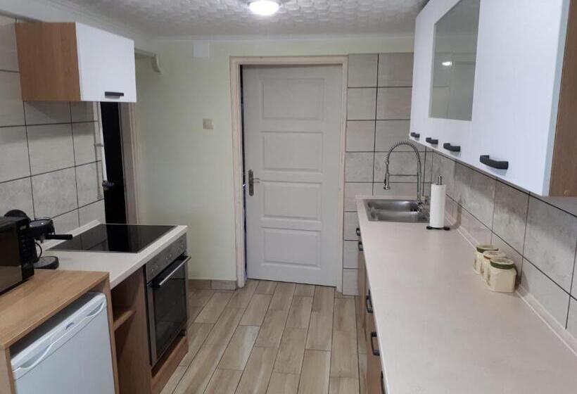 Апартаменты 2 Спальни, Csóka Apartman Pápa
