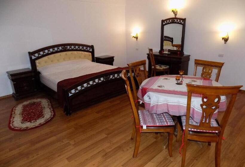اتاق لوکس خانوادگی, Tango Margo