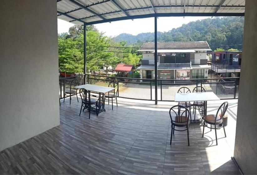 اتاق لوکس با بالکن, Tc Theme Park Guest House
